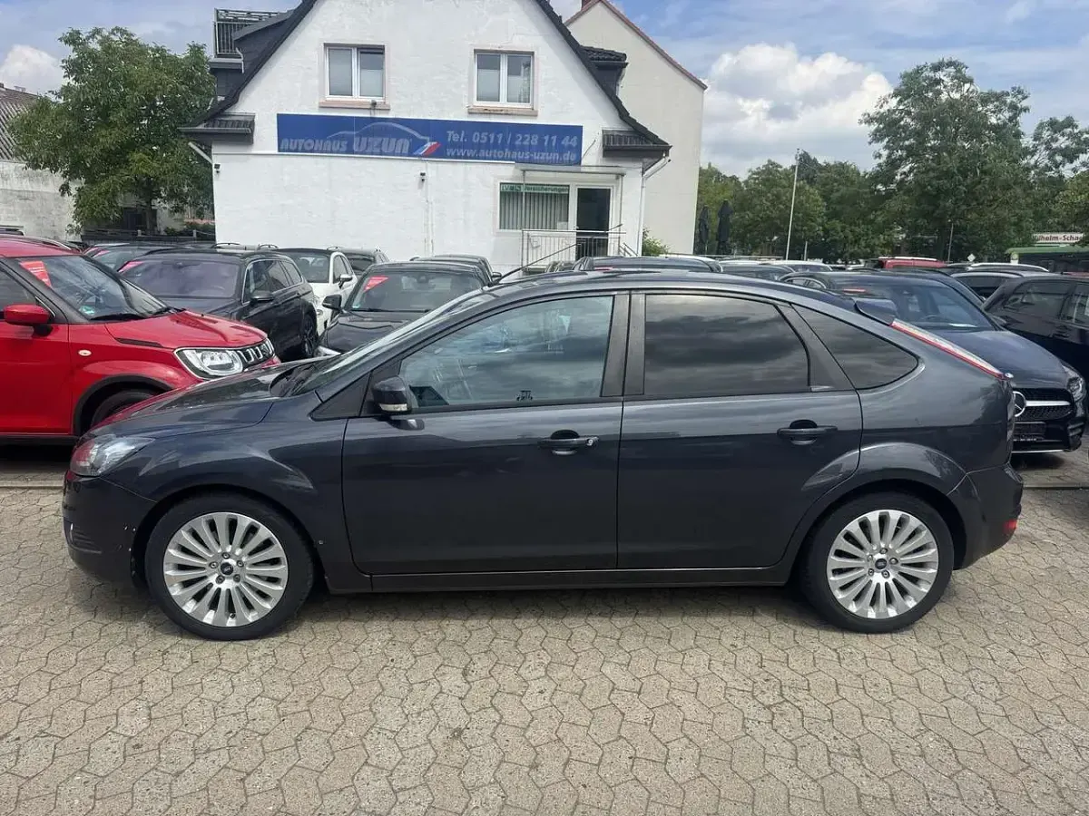 Gebraucht Ford Focus Titanium 136 PS (100 kW) 2009 Schwarz Limousine