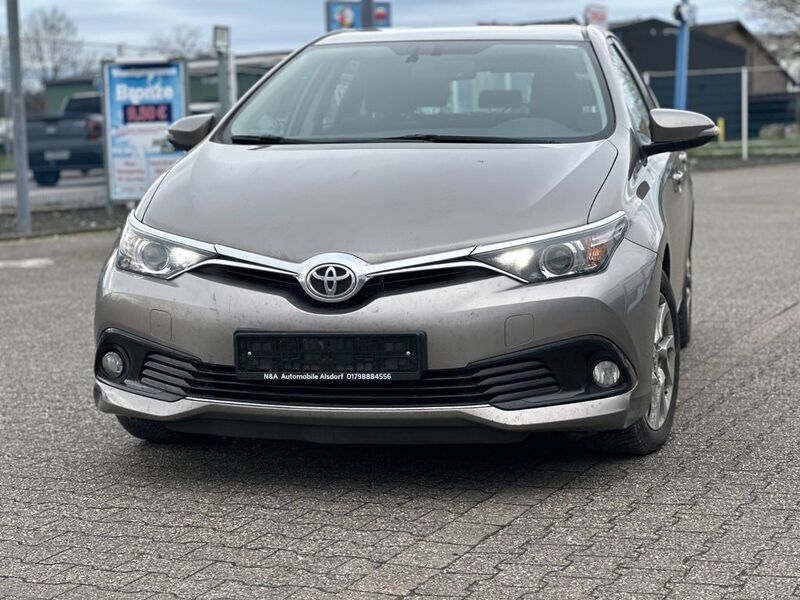 Braun Gebraucht 2016 Toyota Auris Comfort Kombi | 5.800 € (Fairer Preis) - Bild 1/4