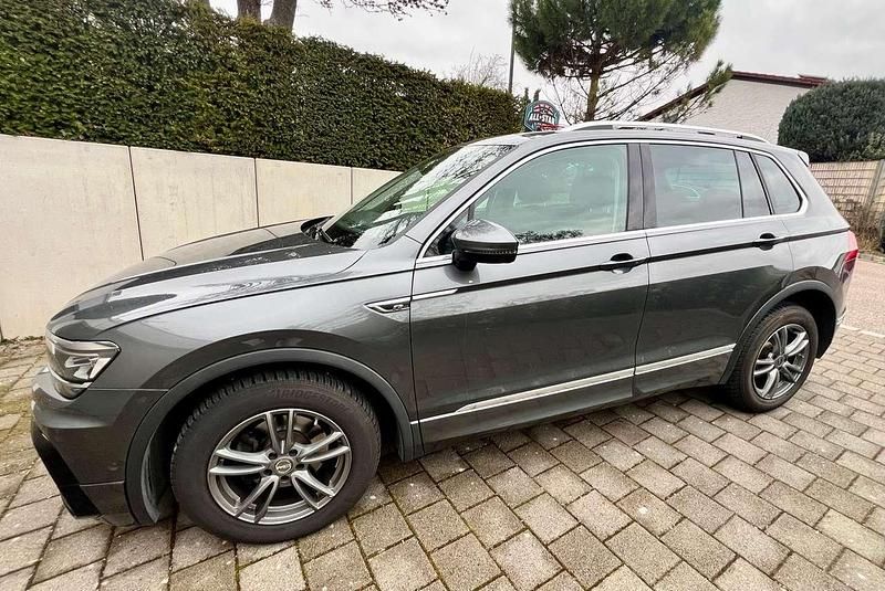 Gebraucht VW Tiguan Highline 150 PS (110 kW) 2018 Grau SUV