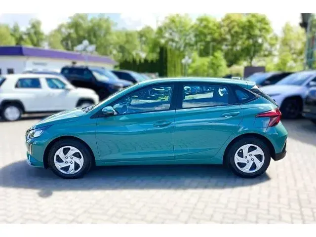 Gebraucht Hyundai i20 Select 101 PS (74 kW) 2025 Gruen Kleinwagen