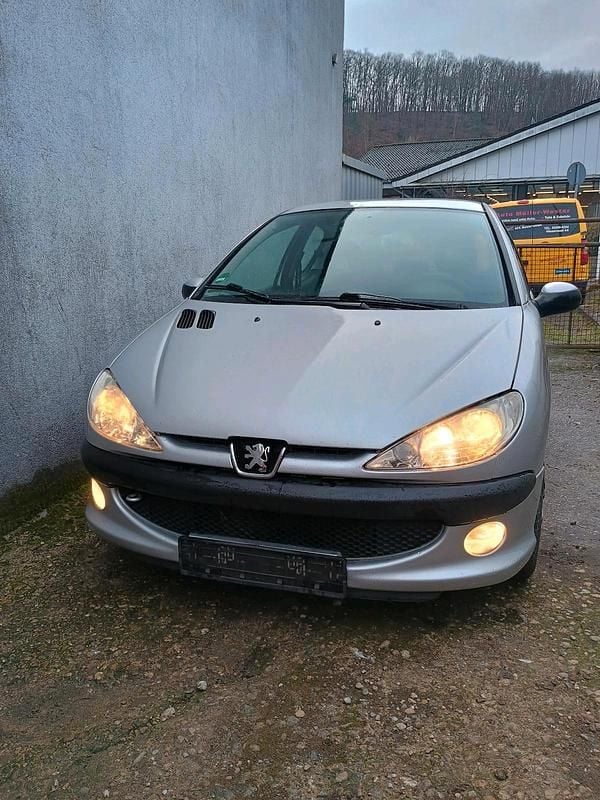 Silber Gebraucht 2009 Peugeot 206 Kleinwagen | 1.100 € (Guter Preis) - Bild 1/4