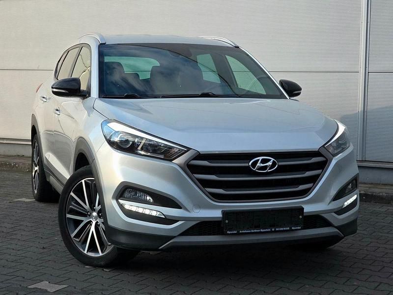 Silber Gebraucht 2018 Hyundai Tucson SUV | 17.800 € (Fairer Preis) - Bild 1/4