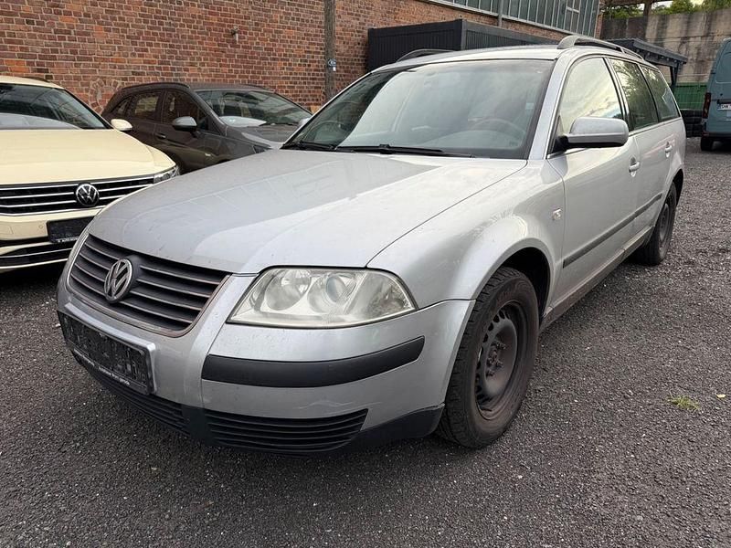 Silber Gebraucht 2004 VW Passat Kombi | 750 € (Guter Preis) - Bild 1/4