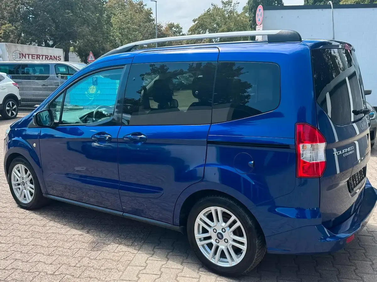 Gebraucht Ford Tourneo Courier 101 PS (74 kW) 2018 Blau Van / Kleinbus
