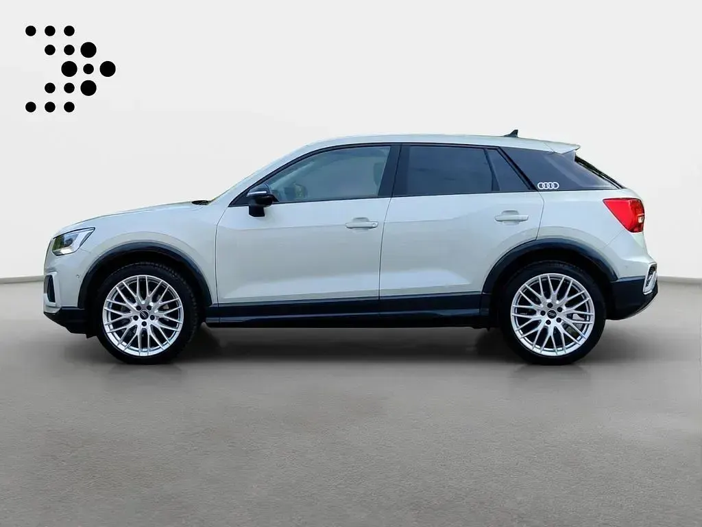 Gebraucht Audi Q2 Advanced Plus 110 PS (80 kW) 2024 Tausilber metallic SUV