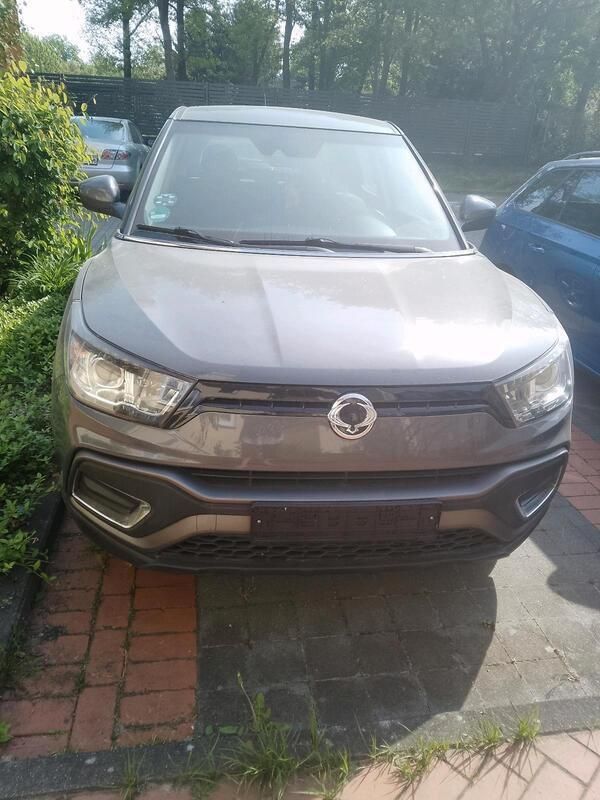 Grau Gebraucht 2018 Ssangyong XLV SUV | 15.230 € - Bild 1/3