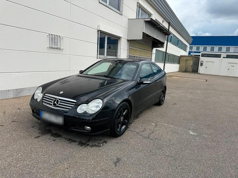 Gebraucht Mercedes C220 143 PS (105 kW) 2003 Schwarz Coupé