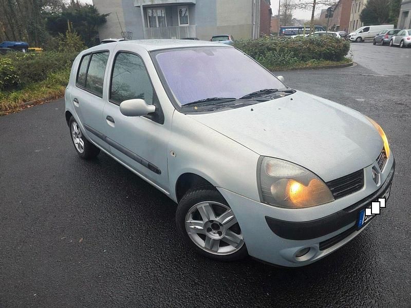 Silber Gebraucht 2004 Renault Clio II Privilege Limousine | 1.150 € (Guter Preis) - Bild 1/4
