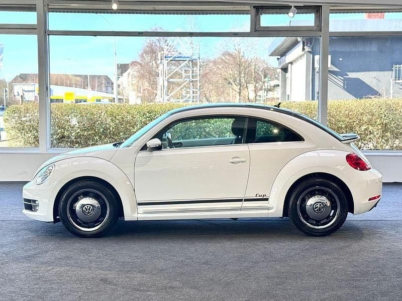 Gebraucht VW Beetle Cup 105 PS (77 kW) 2015 Weiß Kleinwagen