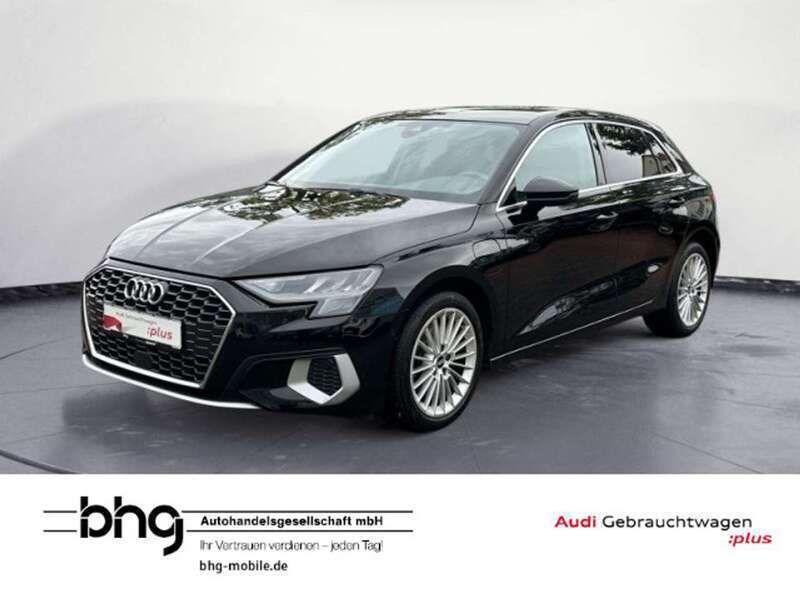 Brillantschwarz Gebraucht 2021 Audi A3 e-tron Advanced Kleinwagen | 25.960 € (Etwas zu teuer) - Bild 1/4