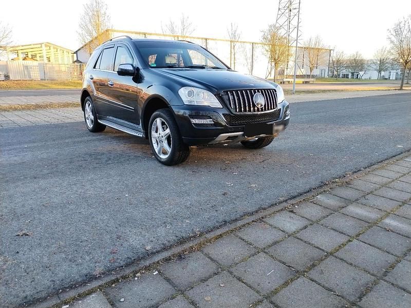 Gebraucht Mercedes ML320 224 PS (164 kW) 2009 Schwarz SUV
