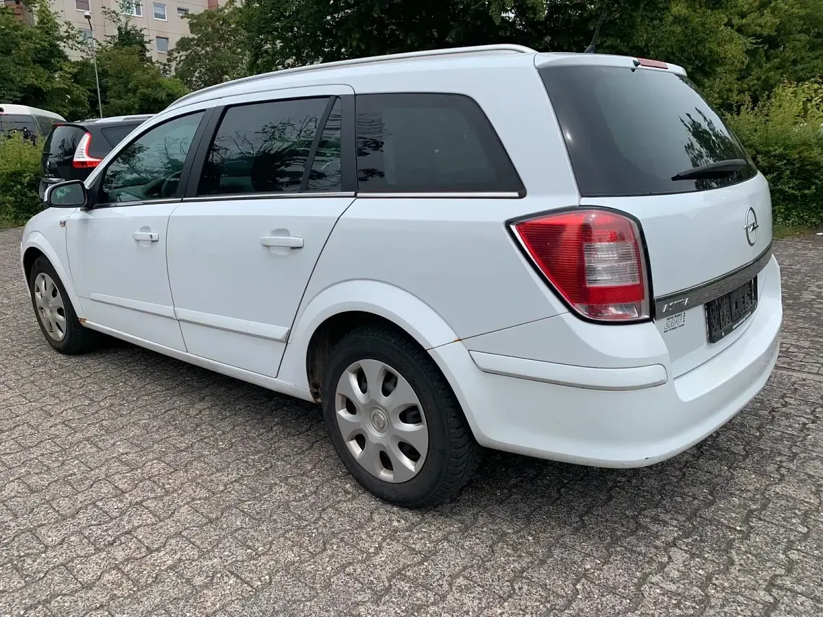 Gebraucht Opel Astra 116 PS (85 kW) 2008 Weiß Kombi