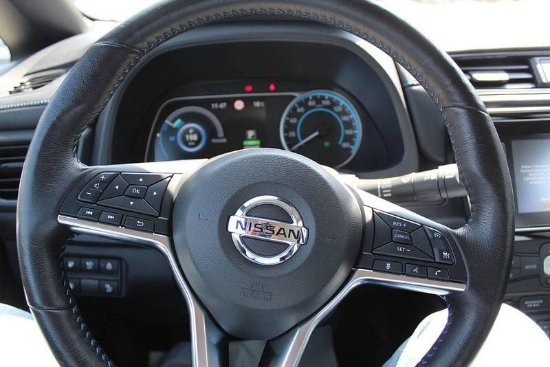 Gebraucht Nissan Leaf Acenta 110 kW (150 PS) 2018 Weiß Kleinwagen