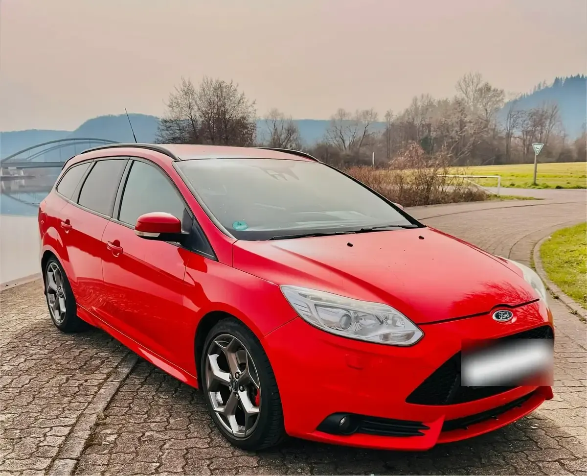 Gebraucht Ford Focus ST 250 PS (183 kW) 2012 Rot Kombi