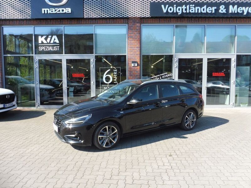 Schwarz Gebraucht 2023 Hyundai i30 Trend Kombi | 18.484 € (Fairer Preis) - Bild 1/4