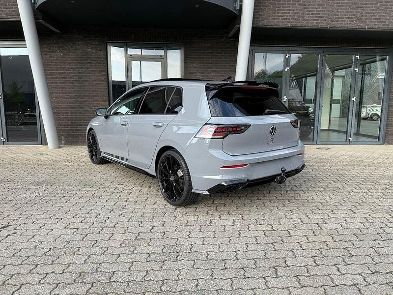 Neu VW Golf VIII Sportline 150 PS (110 kW) 2025 Grau Limousine