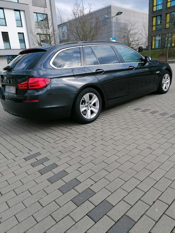 Gebraucht BMW 525 218 PS (160 kW) 2012 Grau Kombi