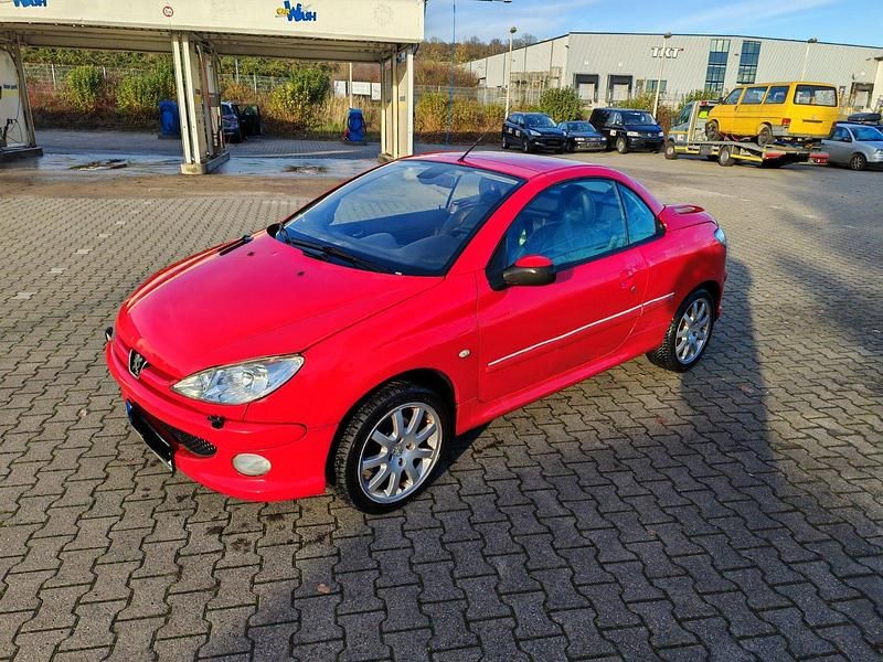 Rot Gebraucht 2005 Peugeot 206 CC Cabrio | 1.450 € (Fairer Preis) - Bild 1/4