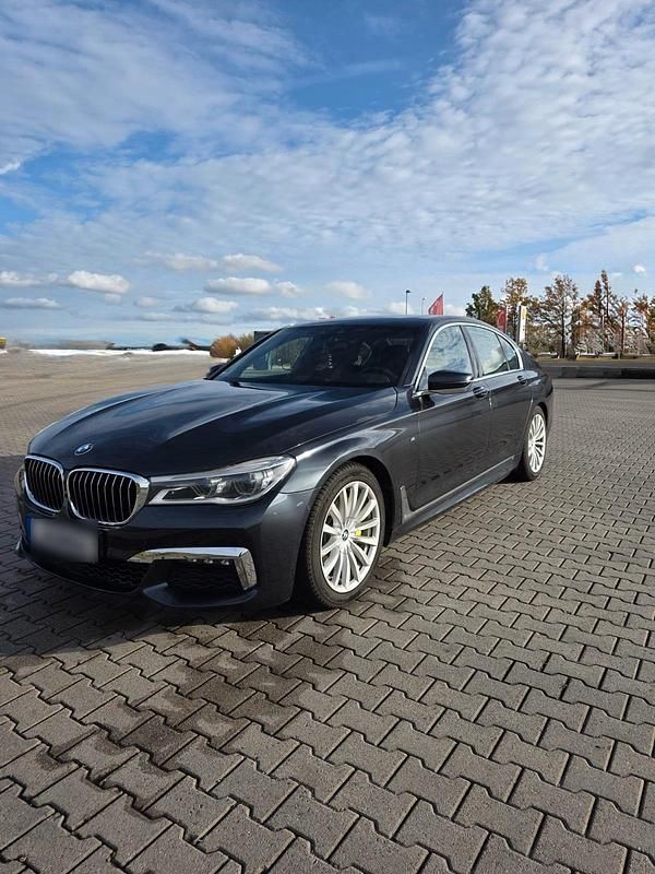 Gebraucht BMW 730 263 PS (193 kW) 2016 Blau Limousine