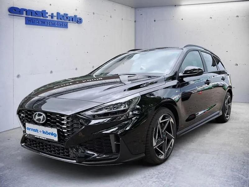 Abyss black Gebraucht 2025 Hyundai i30 N Line Kombi | 31.990 € (Teuer) - Bild 1/4