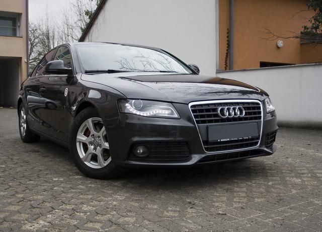 Grau metallic Gebraucht 2008 Audi A4 Limousine | 19.099 € - Bild 1/4