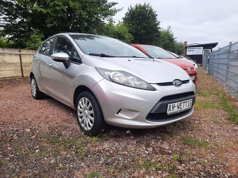 Silber Gebraucht 2010 Ford Fiesta Trend Kleinwagen | 4.999 € (Etwas zu teuer) - Bild 1/4