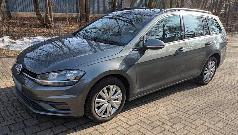 Gebraucht VW Golf VII 118 PS (86 kW) 2018 Grau Kombi