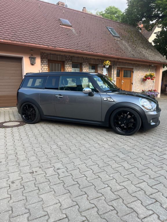 Grau Gebraucht 2009 Mini Cooper S Clubman Kombi | 8.950 € (Fairer Preis) - Bild 1/4