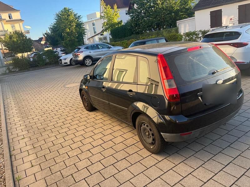 Gebraucht Ford Fiesta 60 PS (44 kW) 2004 Schwarz Kleinwagen