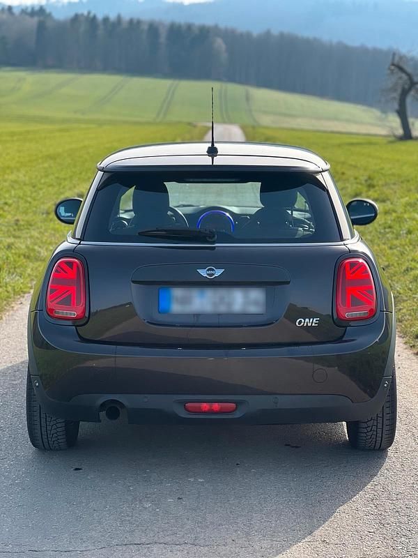 Gebraucht Mini Cooper 75 PS (55 kW) 2014 Braun Kleinwagen