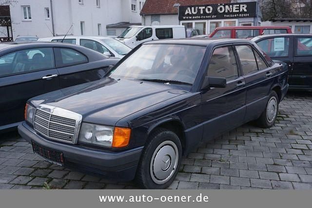Violett Gebraucht 1988 Mercedes 190 Limousine | 3.950 € - Bild 1/4