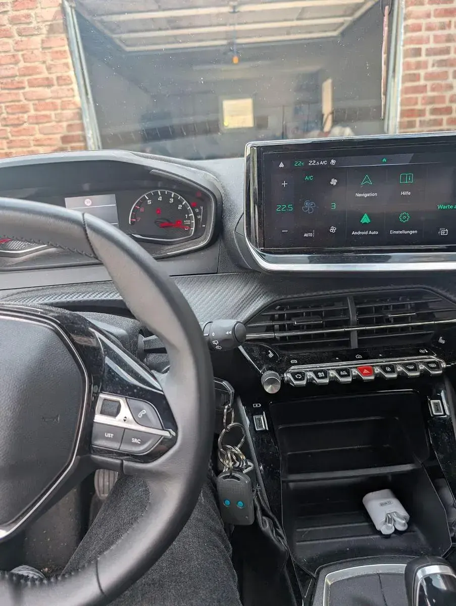 Gebraucht Peugeot 2008 Style 101 PS (74 kW) 2024 Schwarz SUV
