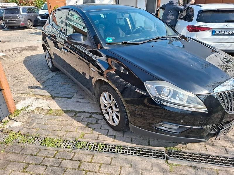 Gebraucht Lancia Delta 120 PS (88 kW) 2010 Schwarz Kleinwagen