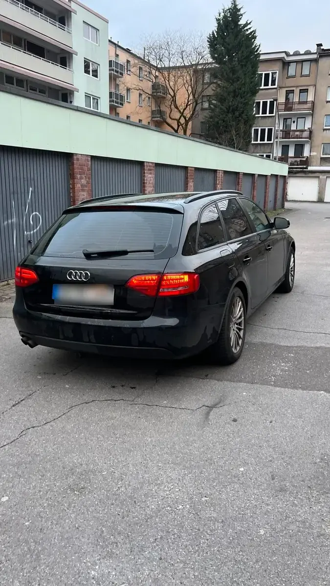 Gebraucht Audi A4 160 PS (117 kW) 2010 Schwarz Kombi