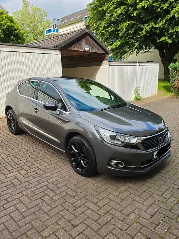 Gebraucht DS Automobiles DS4 131 PS (96 kW) 2017 Grau Limousine