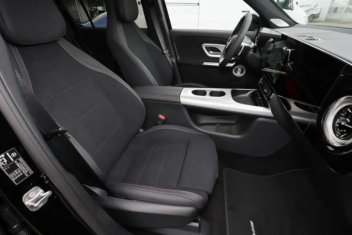 Gebraucht Mercedes 350 AMG 200 kW (272 PS) 2026 Unilack nachtschwarz uni SUV