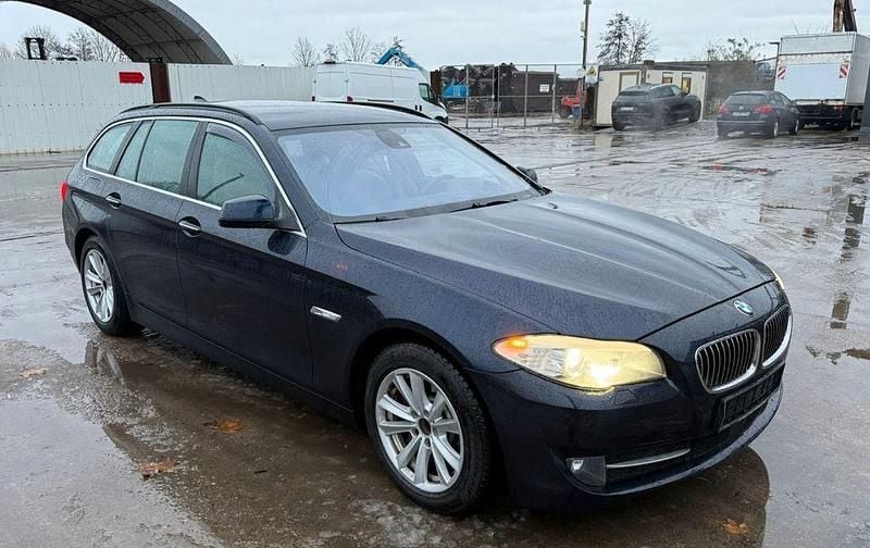 Gebraucht BMW 530 Sport Line 272 PS (200 kW) 2012 Blau Kombi