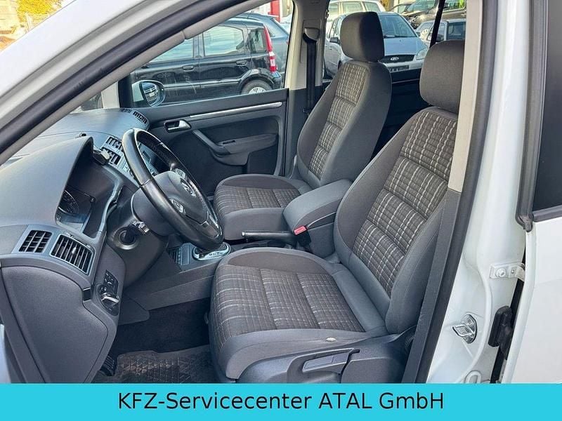 Gebraucht VW Touran Highline 140 PS (102 kW) 2015 Weiß Van / Kleinbus