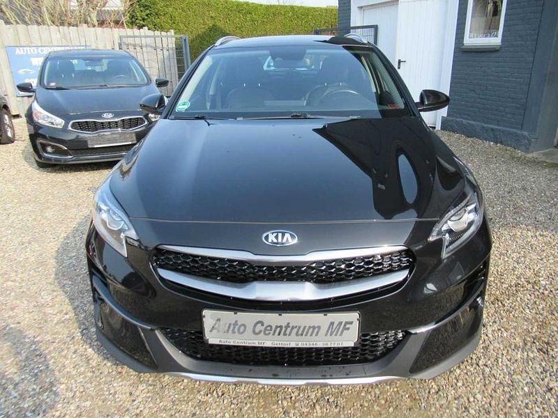 Gebraucht Kia XCeed Vision 160 PS (117 kW) 2021 Schwarz SUV