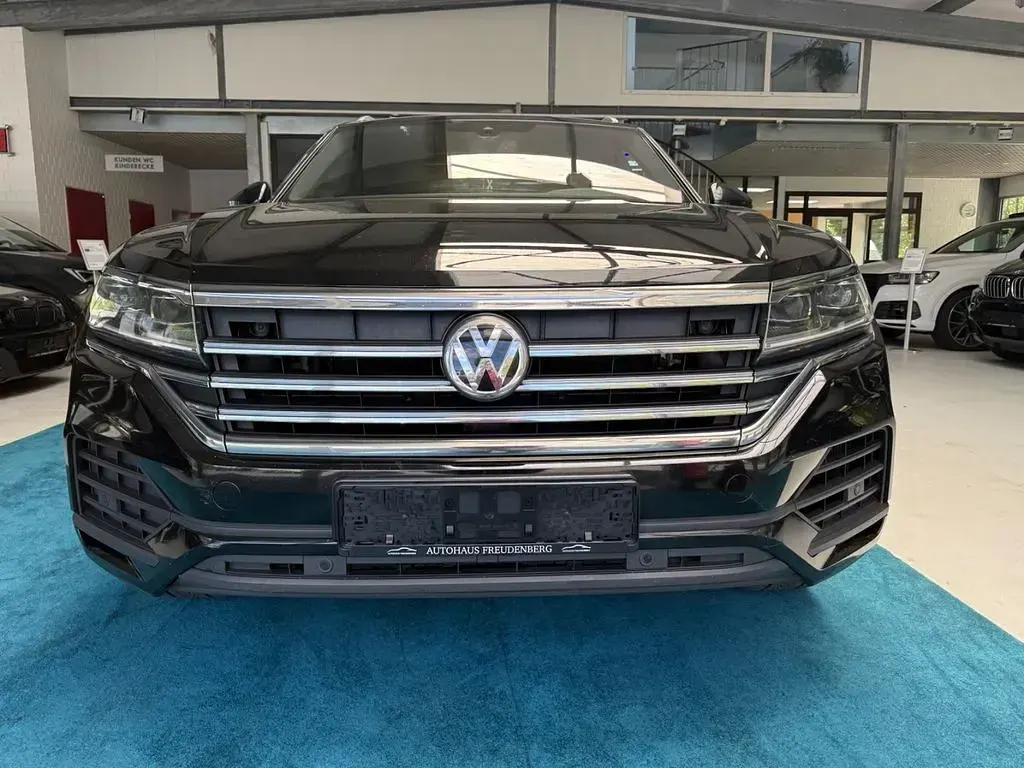 Gebraucht VW Touareg Basis 286 PS (210 kW) 2019 Schwarz SUV