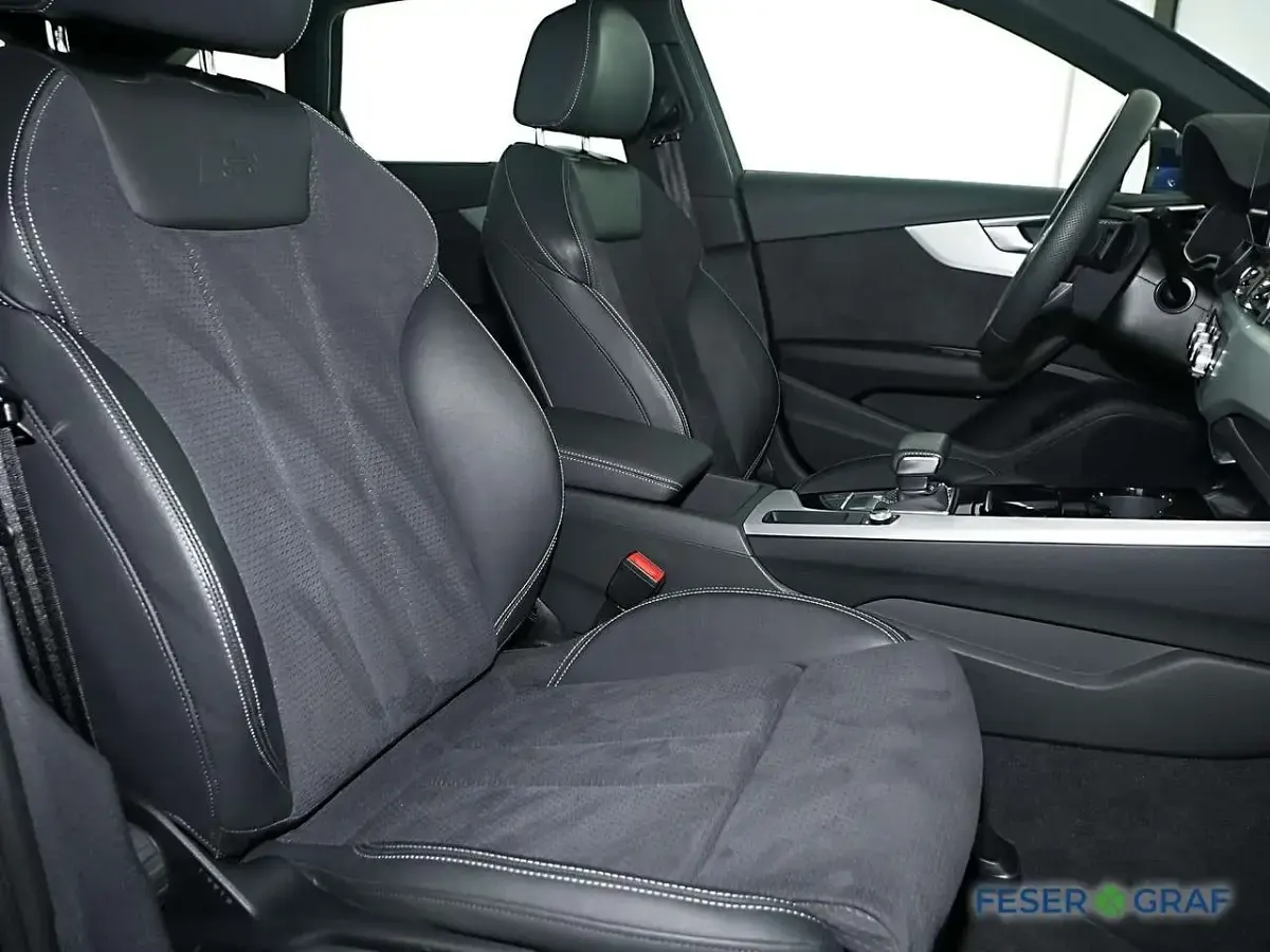 Gebraucht Audi A4 S-Line 204 PS (150 kW) 2023 Navarrablau metallic Kombi