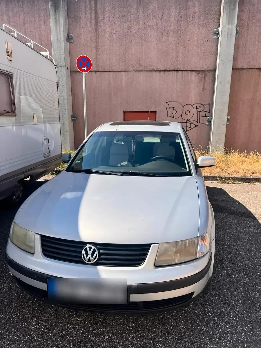 Gebraucht VW Passat 101 PS (74 kW) 1996 Grau Limousine
