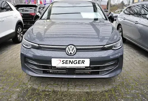 Gebraucht VW Golf VIII Goal 150 PS (110 kW) 2025 Delfingrau Limousine