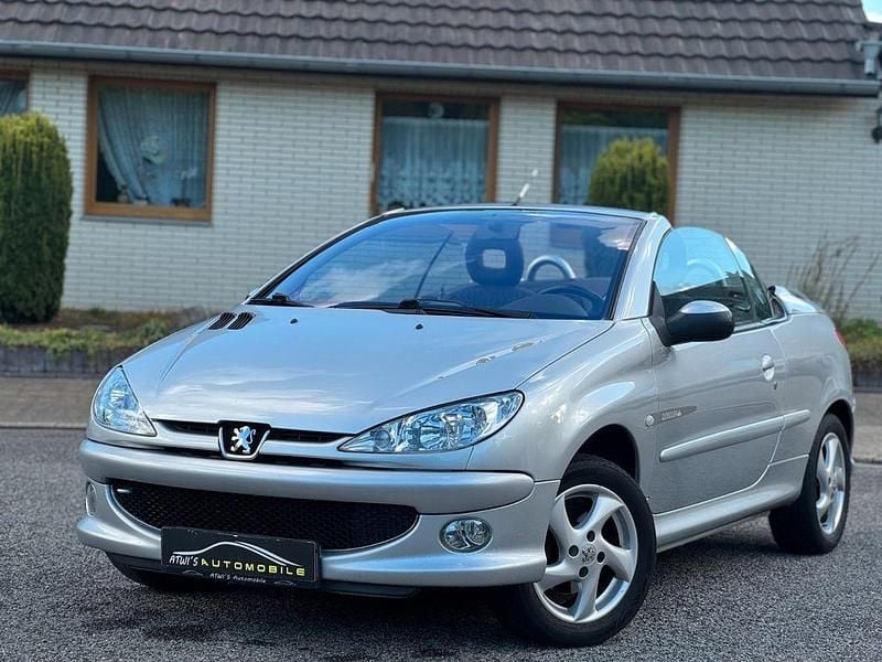 Grau Gebraucht 2005 Peugeot 206 CC Quiksilver Cabrio | 2.999 € (Fairer Preis) - Bild 1/4