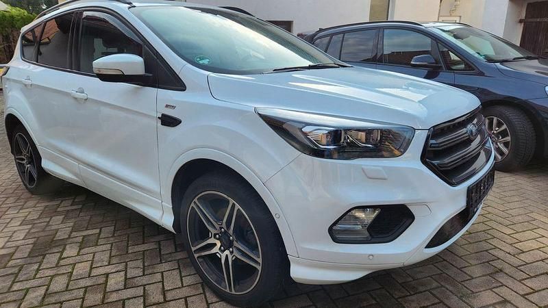 Gebraucht Ford Kuga ST-Line 150 PS (110 kW) 2017 Weiß SUV