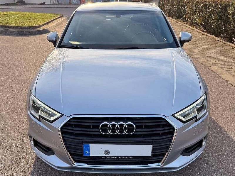 Gebraucht Audi A3 Sport 116 PS (85 kW) 2018 Silber Limousine