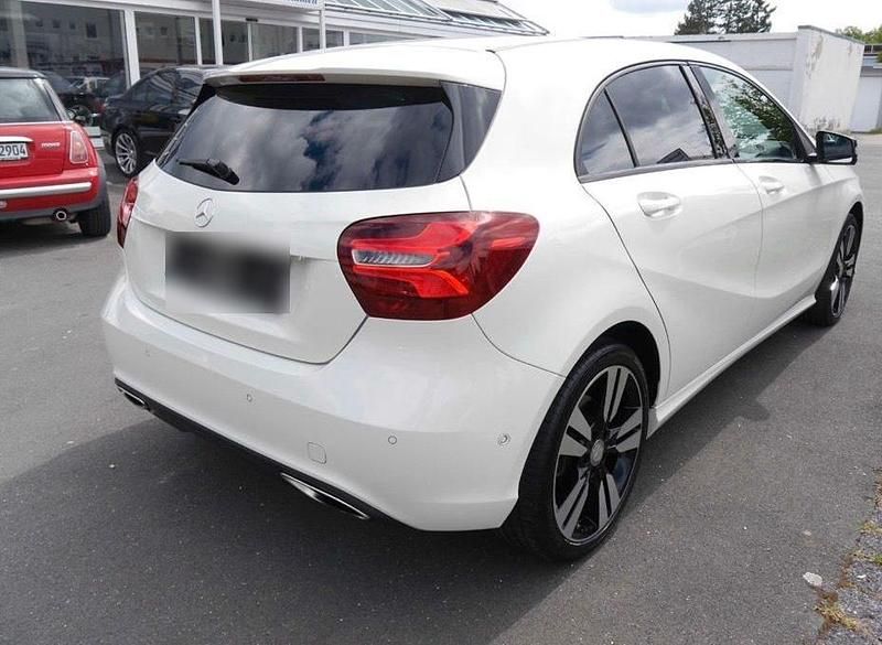 Gebraucht Mercedes A250 211 PS (155 kW) 2016 Weiß Kleinwagen