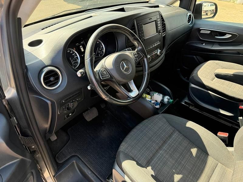 Second-hand Mercedes Vito 163 CP (119 kW) 2017 Gri Van