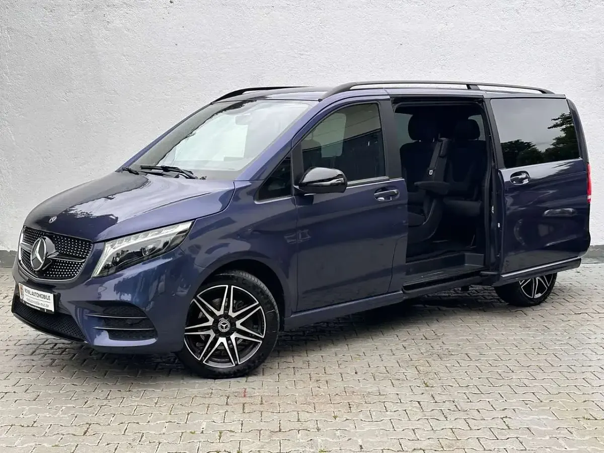 Gebraucht Mercedes V250 AMG line 190 PS (139 kW) 2023 Sodalithblau Van / Kleinbus