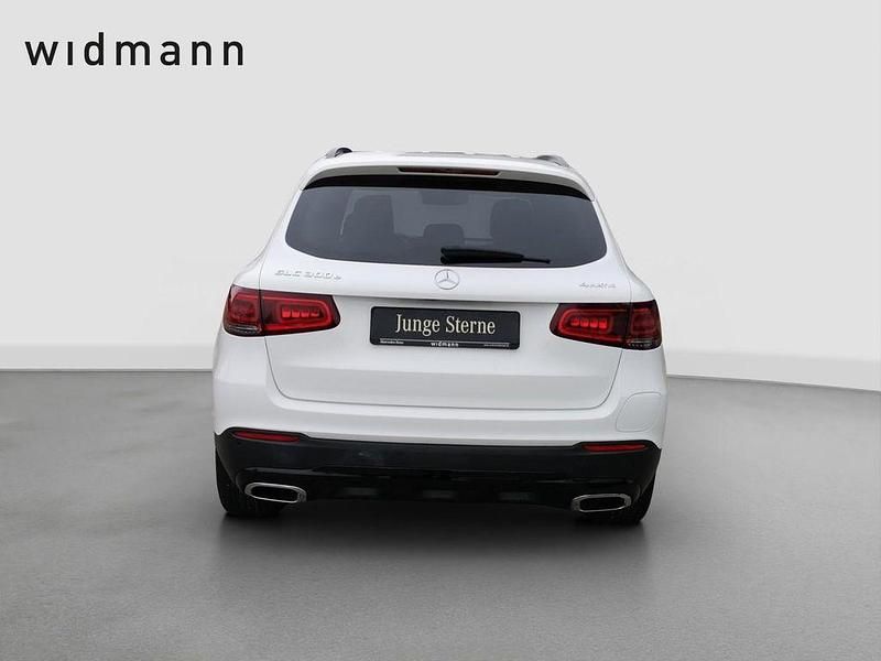 Gebraucht Mercedes GLC300e 320 PS (235 kW) 2020 Unilack polarweiss SUV